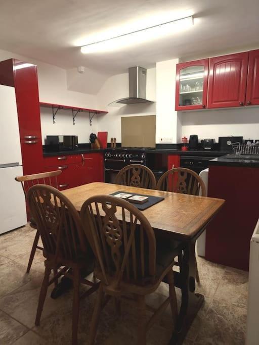 Home In Kington St Michael Stanton St Quintin ภายนอก รูปภาพ