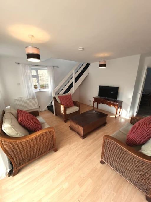 Home In Kington St Michael Stanton St Quintin ภายนอก รูปภาพ